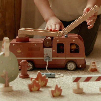 Houten brandweerwagen
